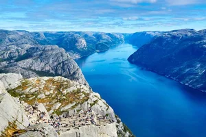 Python a través de ejemplos